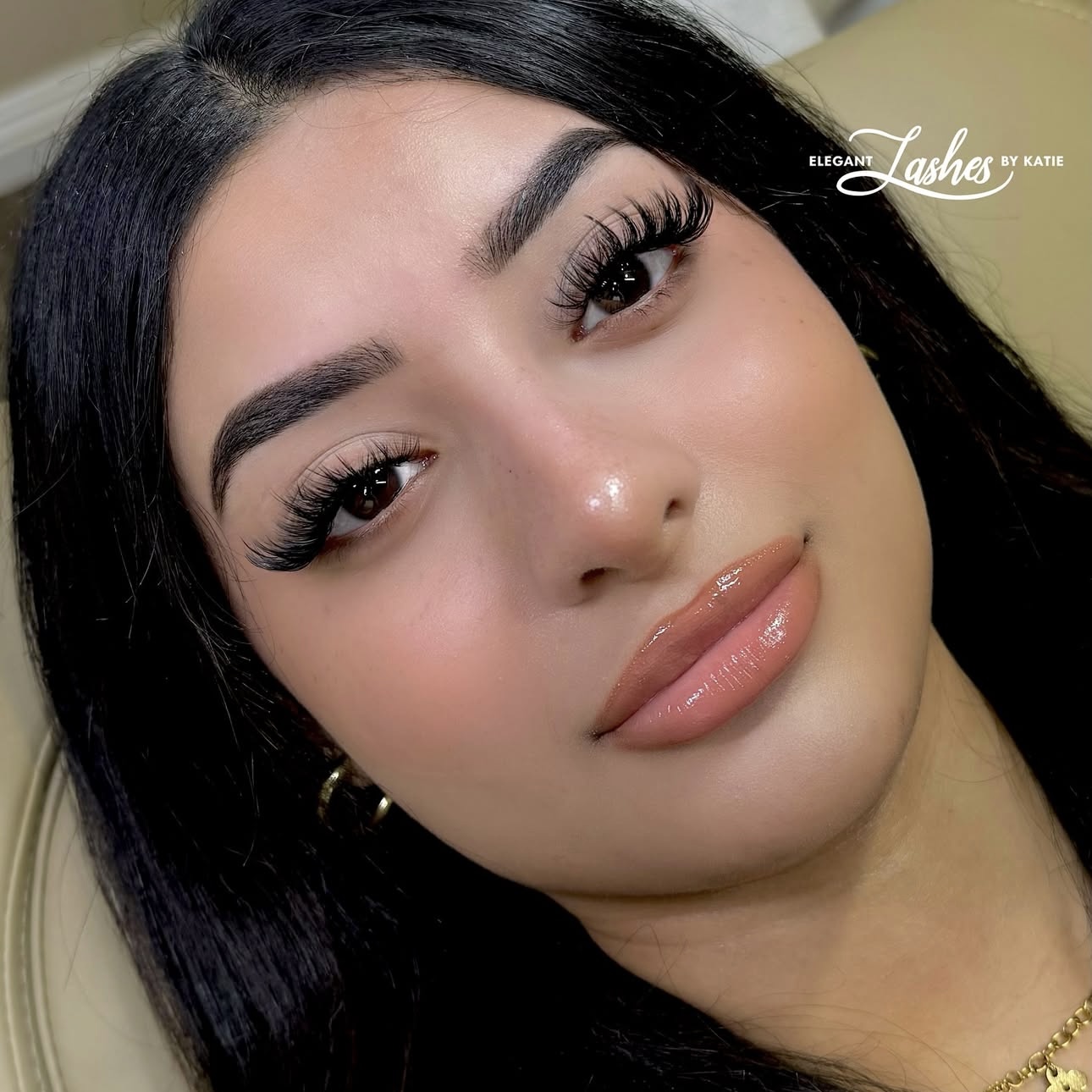 Natural hybrid lash extensions Orange County - Subtle classic volume mix OC professional application