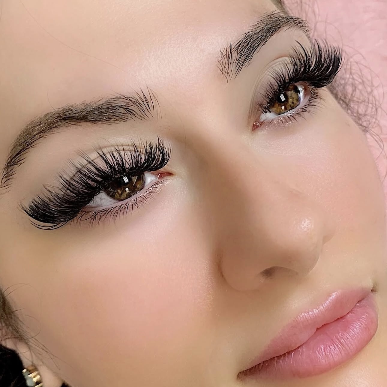 Elegant volume lash extensions Orange County - Beautiful Russian volume technique OC expert work